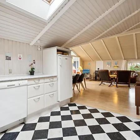 Alrun - 150m From The Sea By Interhome *